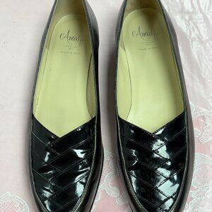 NEW-Amalfi by Rangoni-Women-Olive Metalic leather-Flat Shoes.Sz-9.5.Italy.